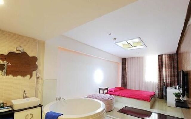 Romantic Holiday Hot Spring Hotel