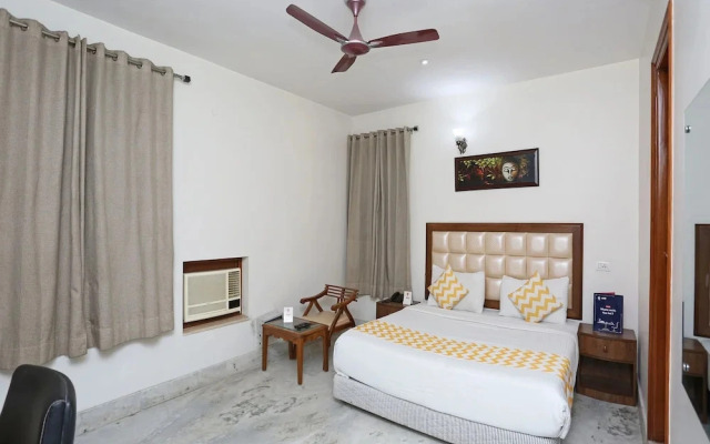 OYO 14445 Cyber Inn