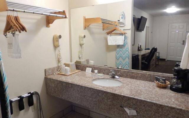 Pearsall Executive Inn