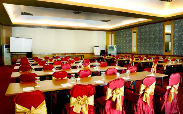Grand Royal BIL Hotel
