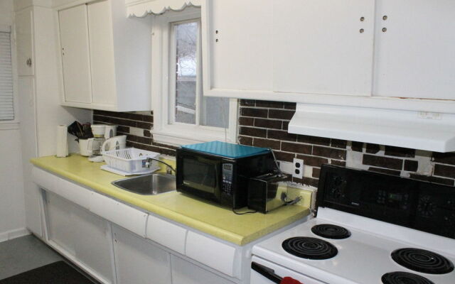 Adib Apartments - 1689 Baseline Rd, Unit A2