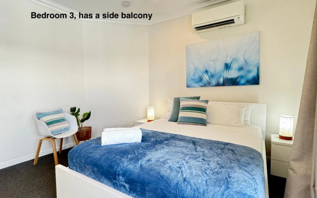 Townsville Lighthouse - 3/103 Strand