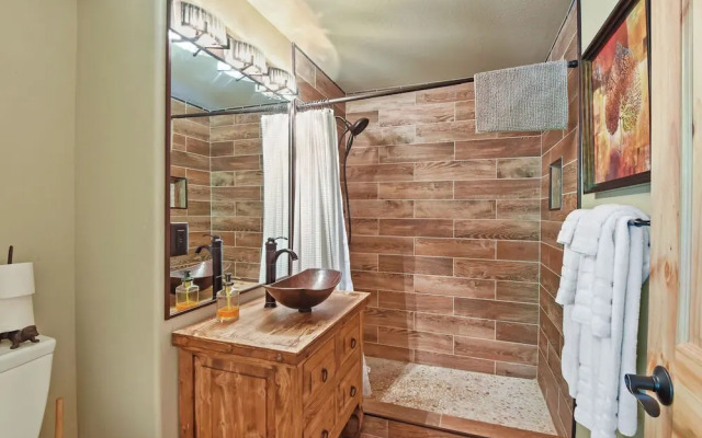 Luxury Tahoe Chalet Minutes to Dining