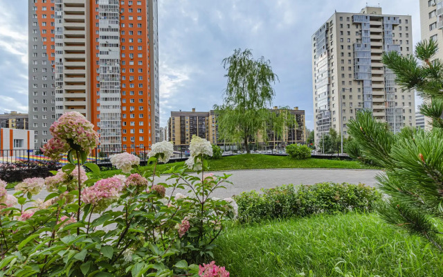 Apartments on Rauisa Gareeva 105B