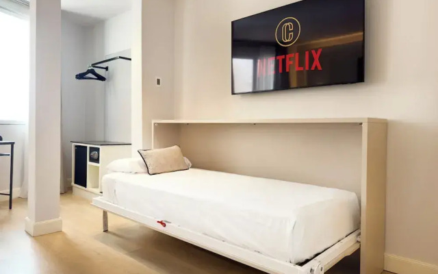 Ópera Stays by Charming