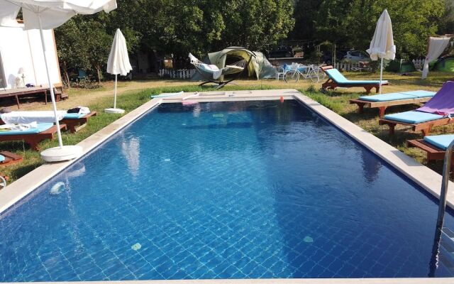 Yol Glamping Hotel Retreat Center
