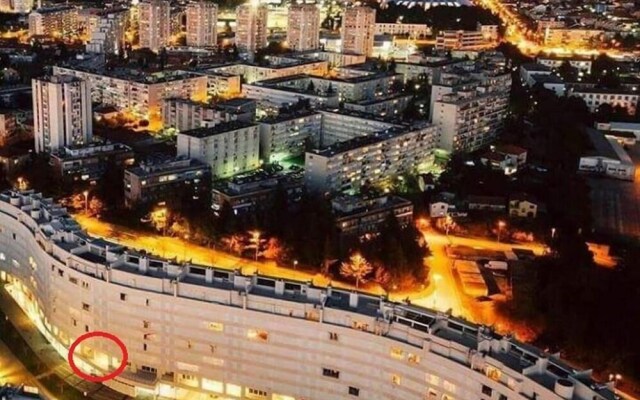 Sky & Sun Luxury Rooms