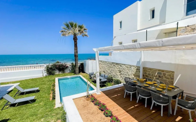 The Sea House Beach Front Villa With Pool