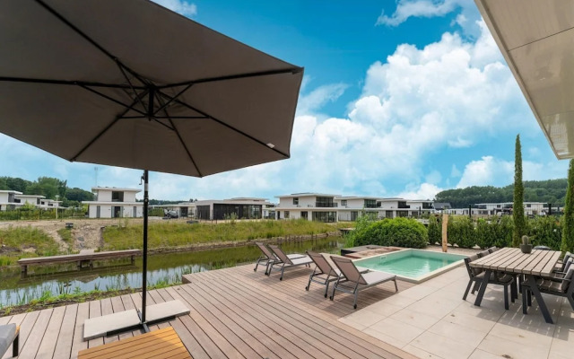 Villa With Sauna and Heated Pool Near Harderwijk