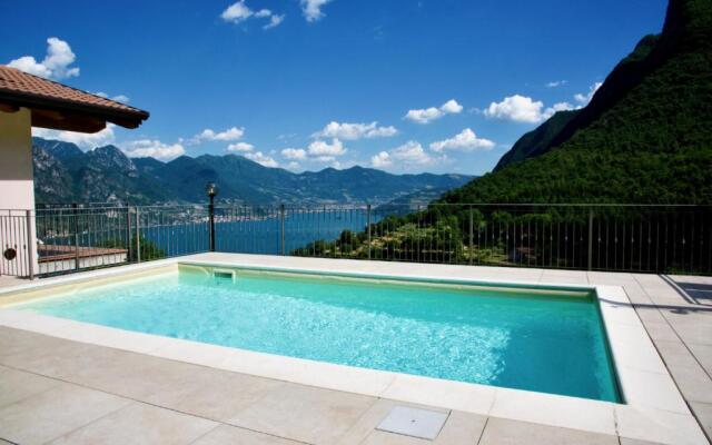 Italian Vacation Homes - Fonteno Panoramic Apartment