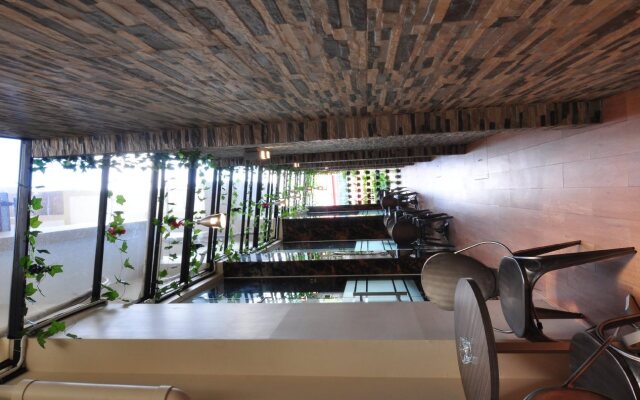 G Hotel