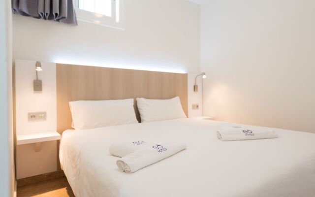 Eó Las Rosas Aparthotel
