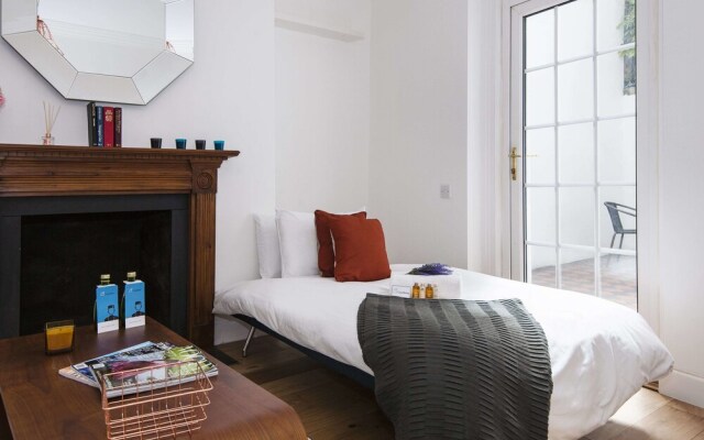 Earls Court Road Apartments