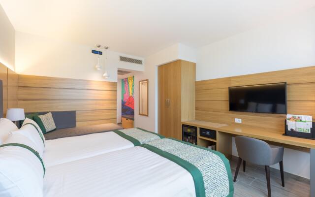 Holiday Inn Naples by IHG