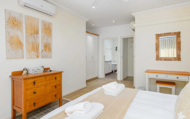 San Lameer Villa Rentals 10432