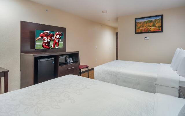 Red Roof Inn PLUS+ Fort Worth - Burleson