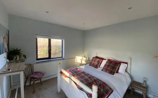 Cosy Stable Conversion Between Sheffield & Leeds