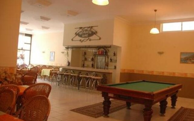 Blue Heaven Apart Hotel