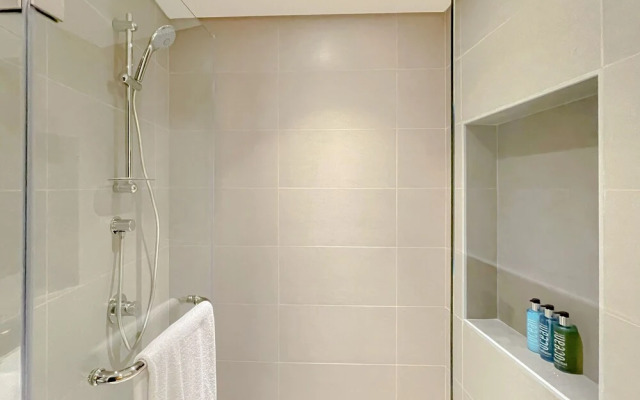 4B-BLVD Heights 2-3801