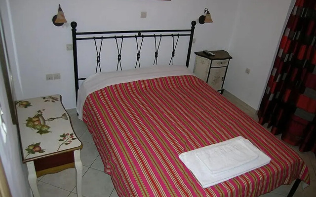 Magda's Kamares