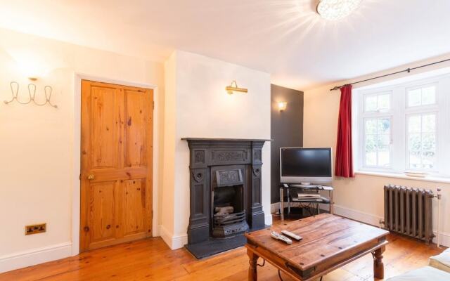 NEW Cosy 2 Bedroom Detached House West Finchley