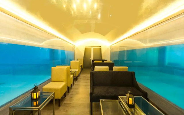 Delfines Hotel & Convention Center