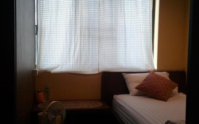 Easy Maesai Hostel