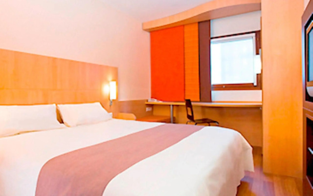 ibis Istres Trigance