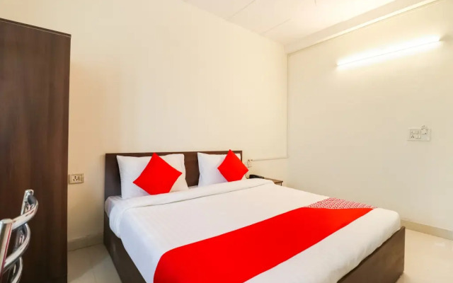 OYO Flagship 80101 Mohit Plaza