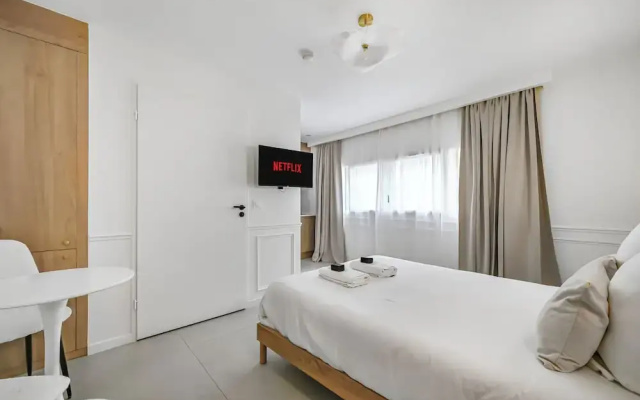 JIJI Suites