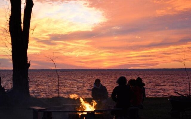 Black Walnut Point Inn