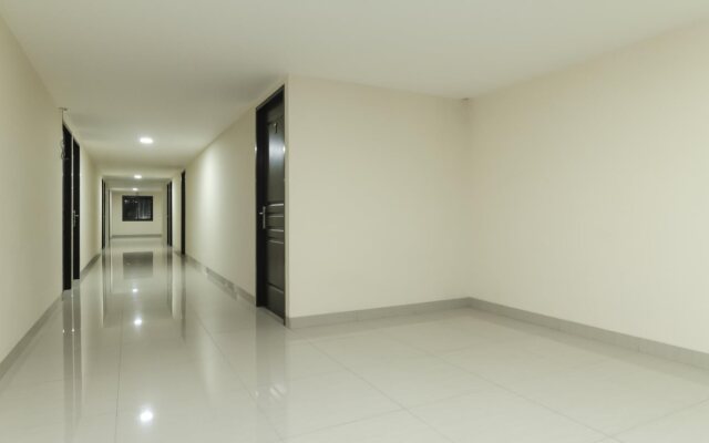 RedDoorz Plus near Harmoni Gajah Mada