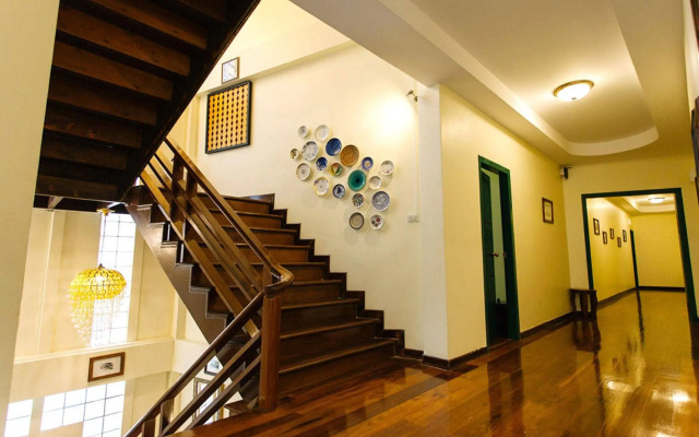 Srisomboon Hostel