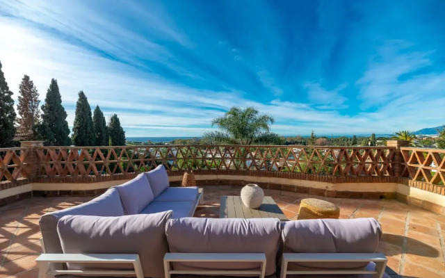 All About Casa Roca