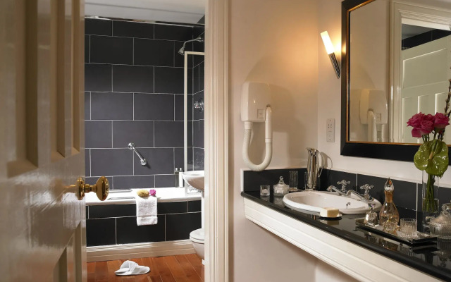 Dunraven Arms Hotel