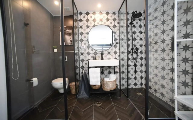 Z32 Luxury Boutique Apartments