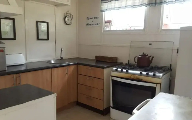 Houseboat With Aircon and Splash Pool - 2128