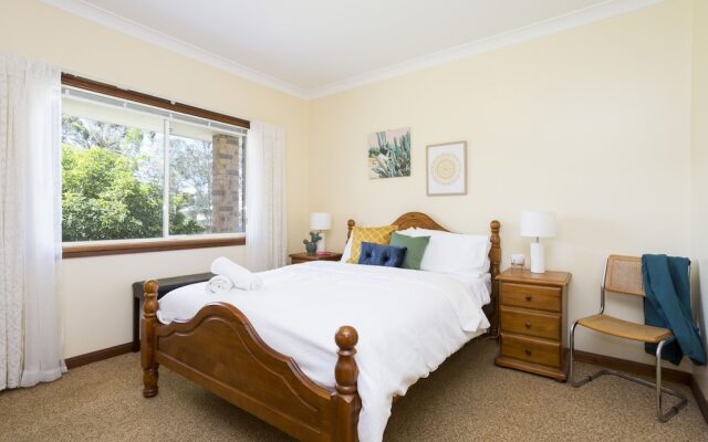 South Coast Getaway House Sleeping 8 Guests