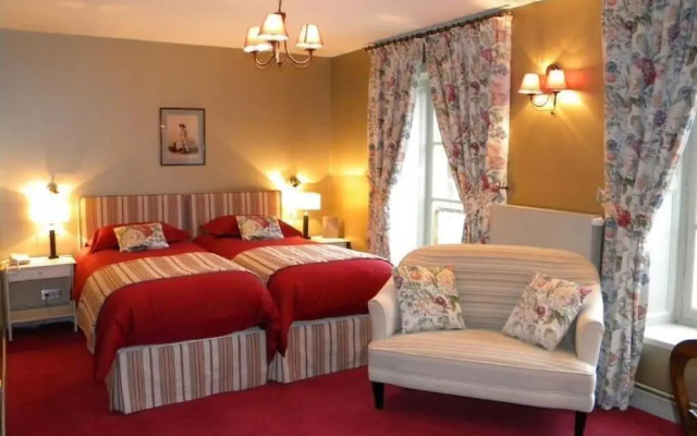 Le Domaine Chateau du Faucon