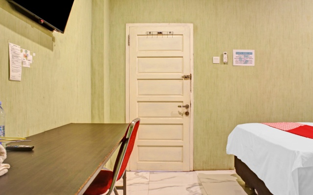 OYO 90112 Hotel Permata Inn