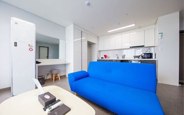 Shine Hotel
