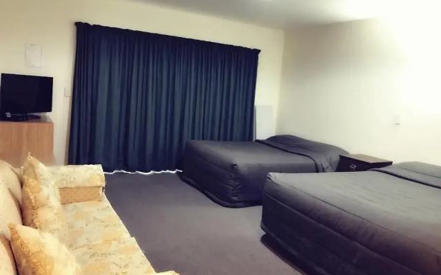 Willowbank Motel