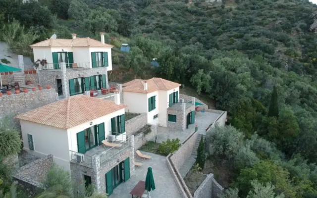 Villa in Pera Melana Near Kissakas Beach