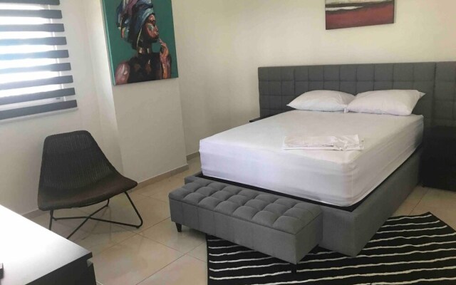 Eclectic 3 levels and 5 bedrooms penthouse