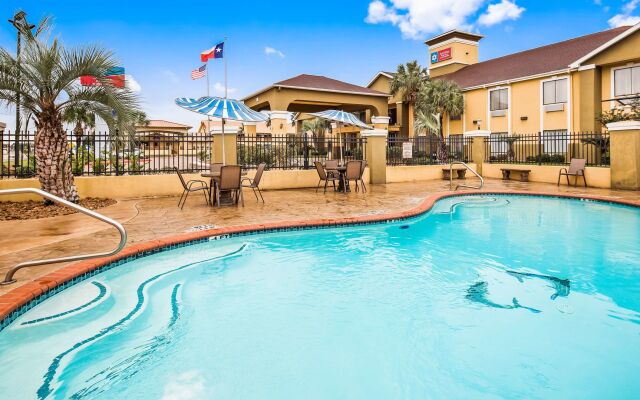 SureStay Plus Hotel by Best Western Alvin