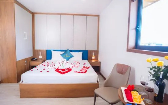 Crystal Holiday Halong Hotel