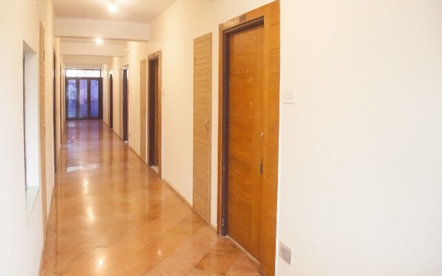 Hotel Nilgiris Inn