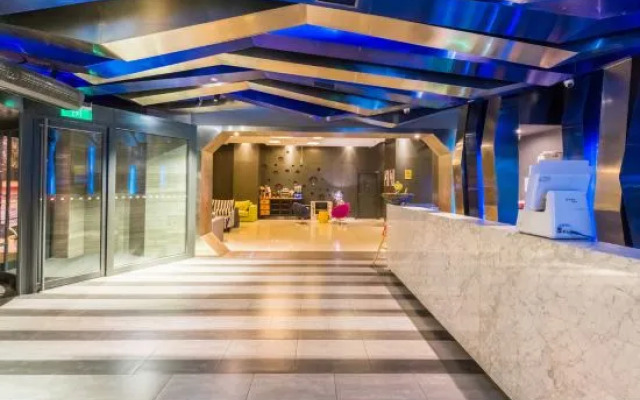 Orange Hotel (Dalian Qingniwaqiao Subway Station)