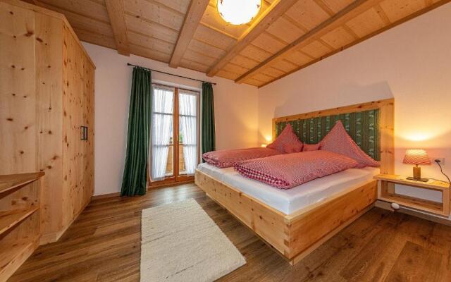 Neuerbaute Ferienhaushälfte 4erspitzblick