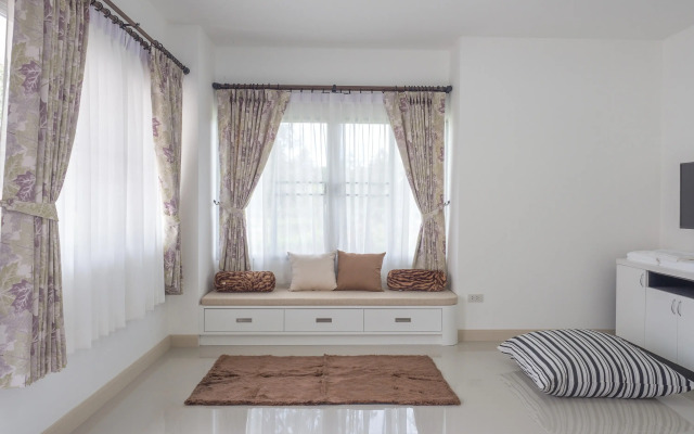 Baan Ping Kan Longstay by ZUZU